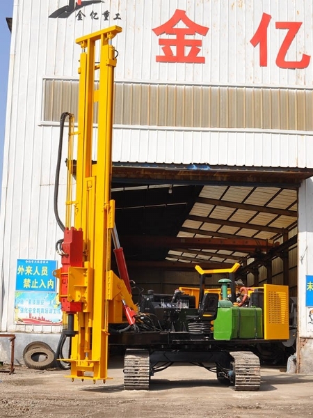 光伏打樁機(jī)