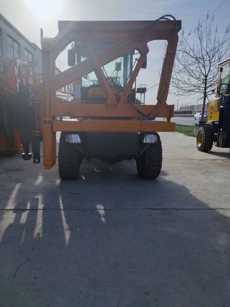 公路護(hù)欄打樁機(jī)